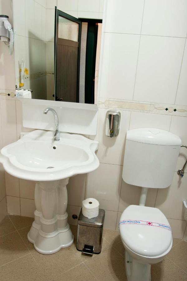 Apartmani Aida Ulcinj Exteriör bild