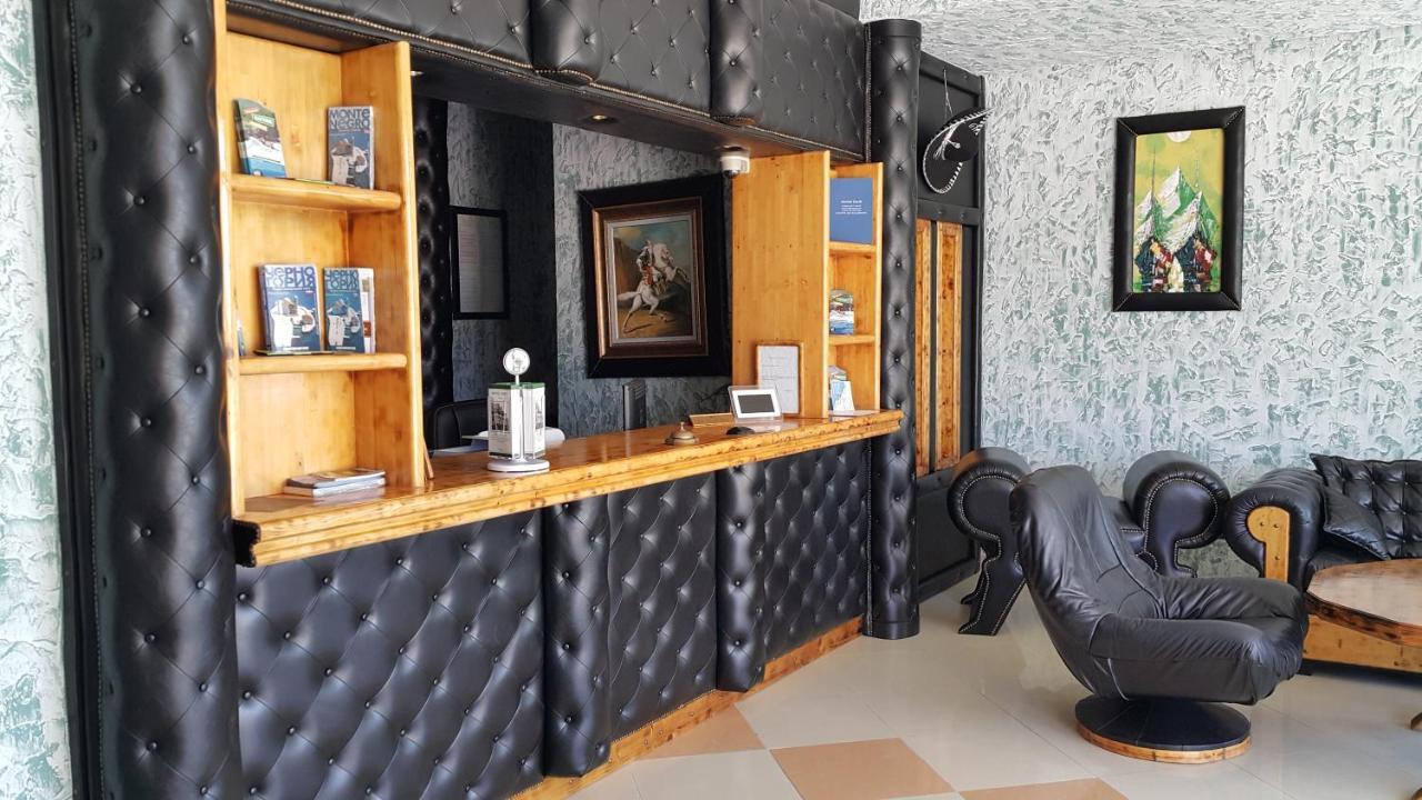 Apartmani Aida Ulcinj Exteriör bild