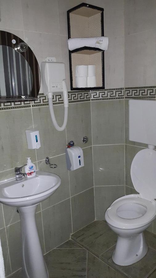 Apartmani Aida Ulcinj Exteriör bild